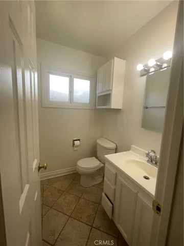 1/2 Bath