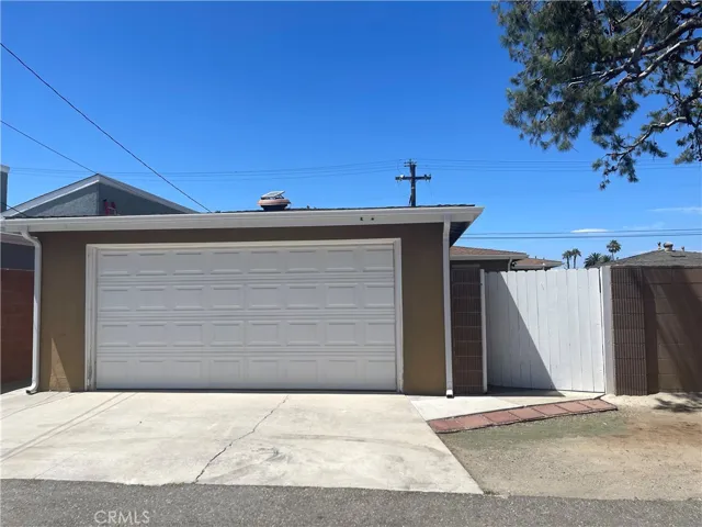 622 Indianapolis Avenue, Huntington Beach, California 92648