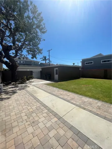 622 Indianapolis Avenue, Huntington Beach, California 92648