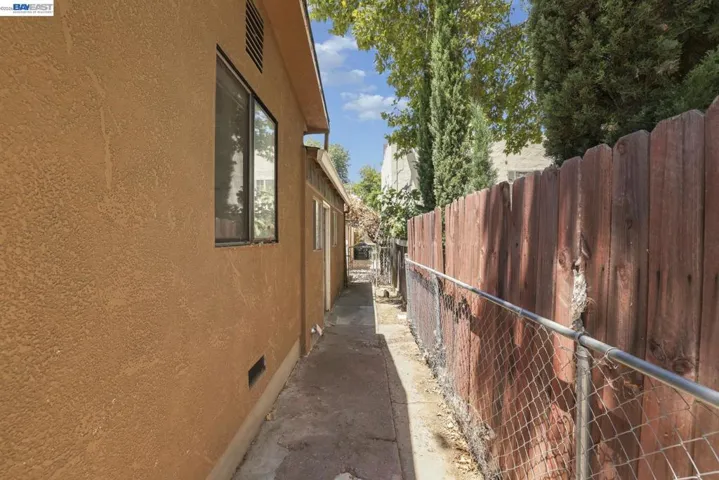 505 W 9th St, Tracy, California 95376