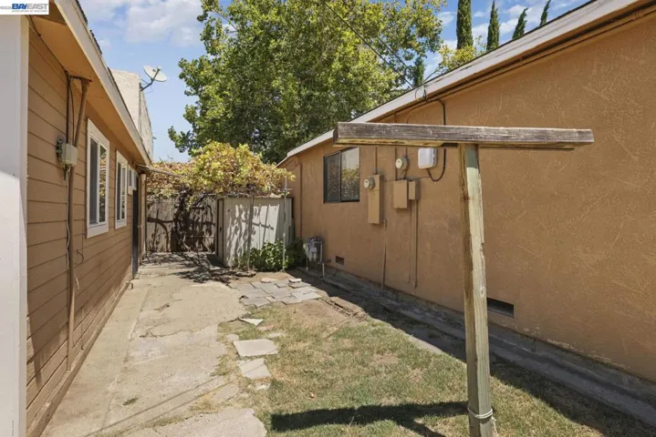 505 W 9th St, Tracy, California 95376