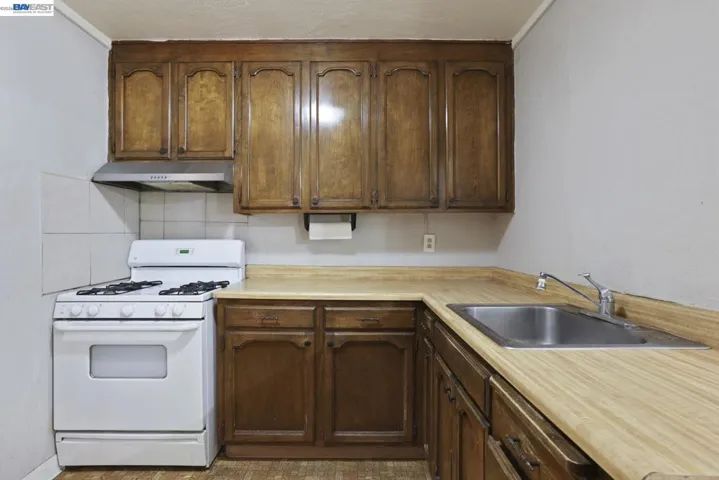 505 W 9th St, Tracy, California 95376
