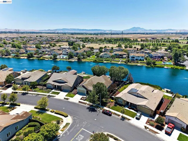 2771 Manresa Shore Ln, Oakley, California 94561-3542
