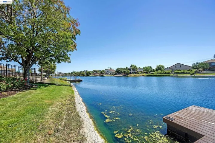 2771 Manresa Shore Ln, Oakley, California 94561-3542