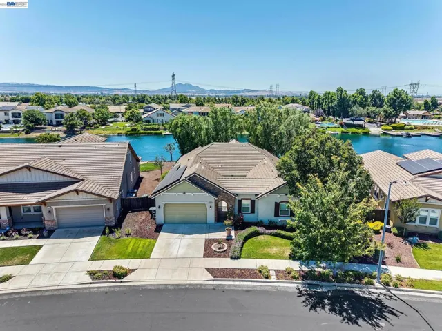 2771 Manresa Shore Ln, Oakley, California 94561-3542