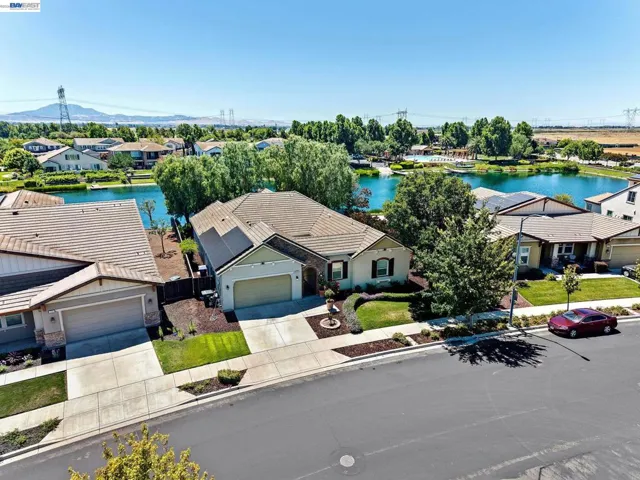 2771 Manresa Shore Ln, Oakley, California 94561-3542