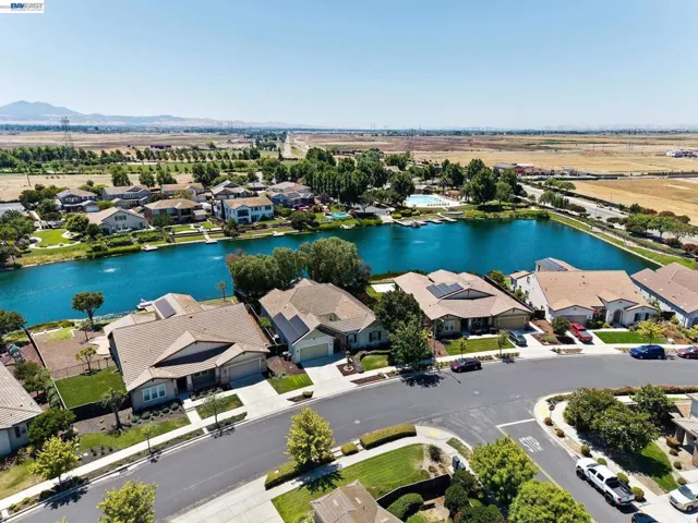 2771 Manresa Shore Ln, Oakley, California 94561-3542