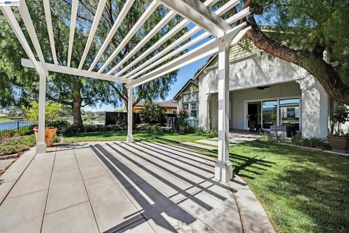 2771 Manresa Shore Ln, Oakley, California 94561-3542