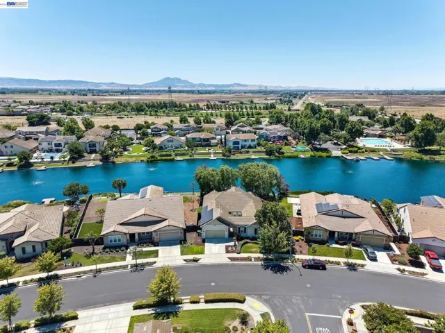 2771 Manresa Shore Ln, Oakley, California 94561-3542