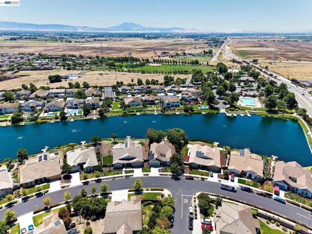 2771 Manresa Shore Ln, Oakley, California 94561-3542