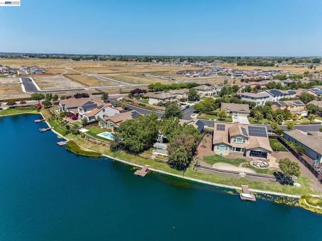 2771 Manresa Shore Ln, Oakley, California 94561-3542