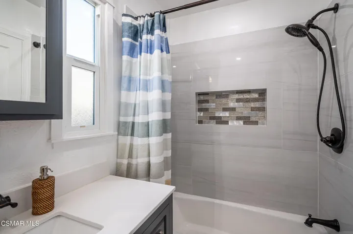 12247 Cedar Ave--21