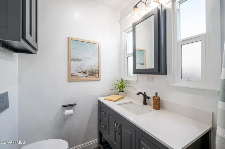 12247 Cedar Ave--20