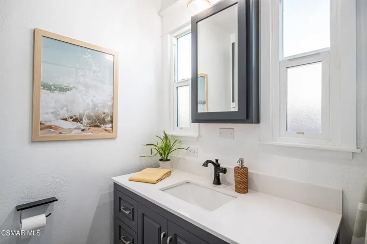 12247 Cedar Ave--22
