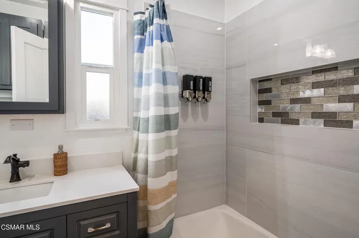 12247 Cedar Ave--18