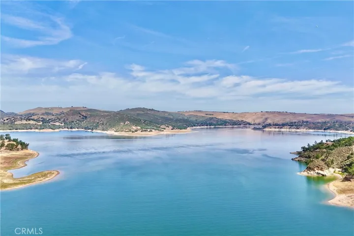 2148 Yellow Feather Circle, Paso Robles, California 93446