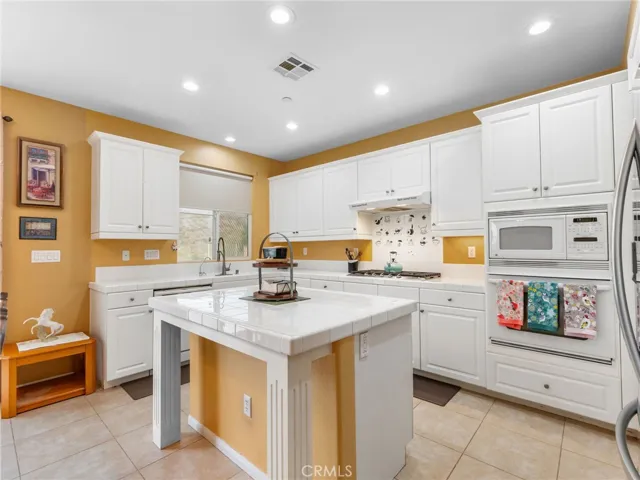 4106 Lake Circle, Fallbrook, California 92028