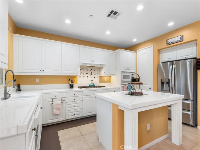 4106 Lake Circle, Fallbrook, California 92028