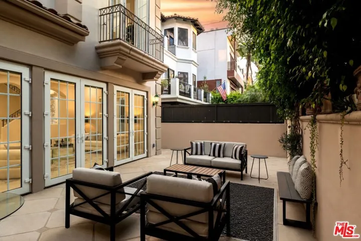 134 Voyage Mall, Marina Del Rey, California 90292