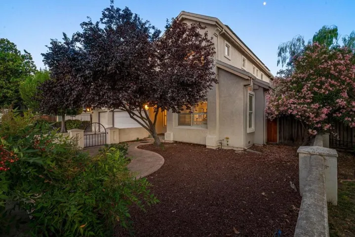 674 W Sunnyoaks Avenue, Campbell, California 95008