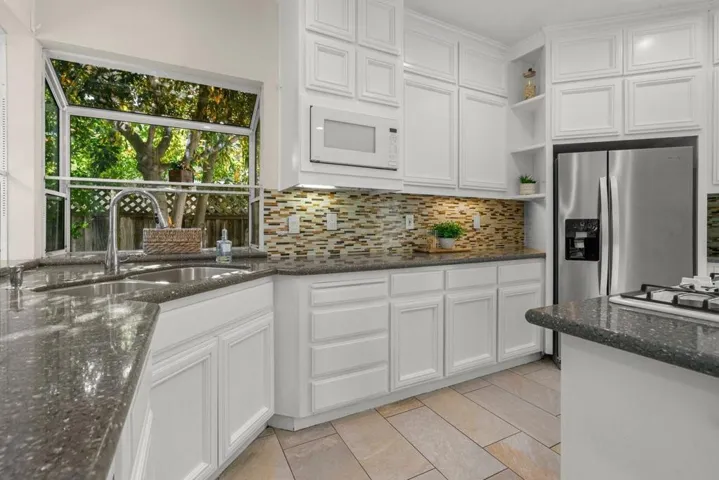 674 W Sunnyoaks Avenue, Campbell, California 95008
