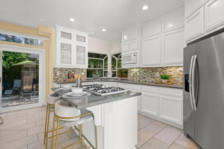 674 W Sunnyoaks Avenue, Campbell, California 95008