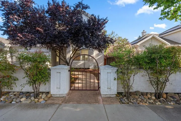 674 W Sunnyoaks Avenue, Campbell, California 95008