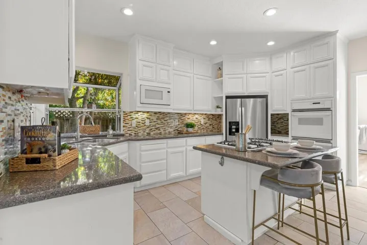 674 W Sunnyoaks Avenue, Campbell, California 95008