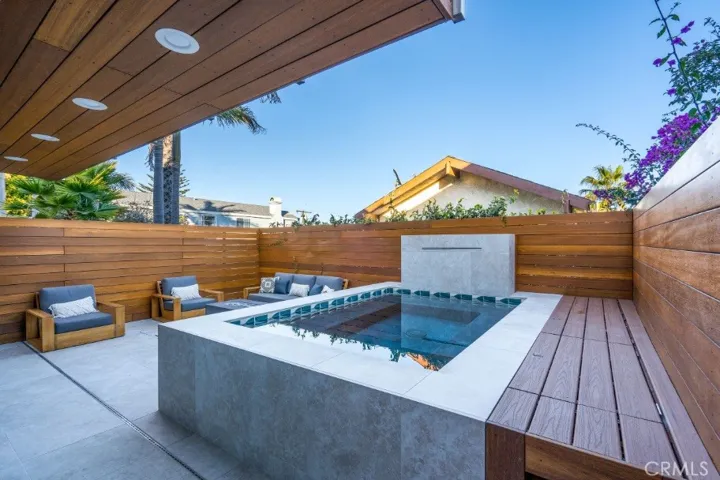 Custom "Spool" - Spa/Pool That Can Both Cool or Heat)