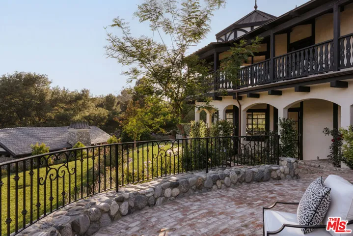 5076 Island Forest Place, Westlake Village, California 91362