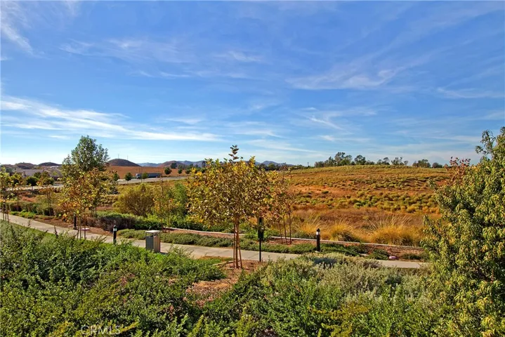 Miles of scenic paseos and regional trails weave throughout Spencer’s Crossing, encouraging walking, biking, and outdoor connection while linking parks, neighborhoods, and community spaces.