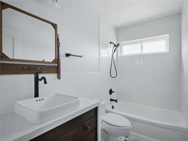 351 Sherwood, Redlands, California 92373