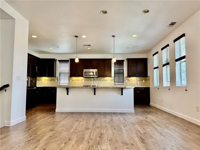 Gourmet kitchen