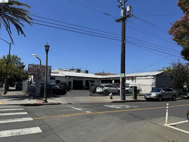 550 E E 12th St, Oakland, California 94606