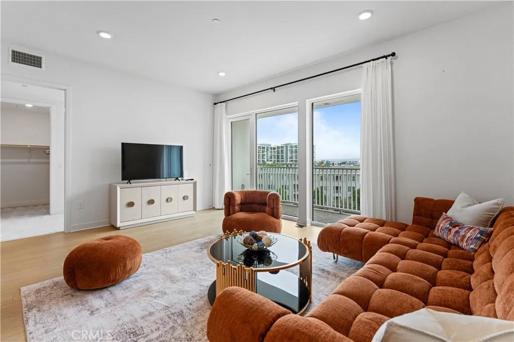 2602 Rivington