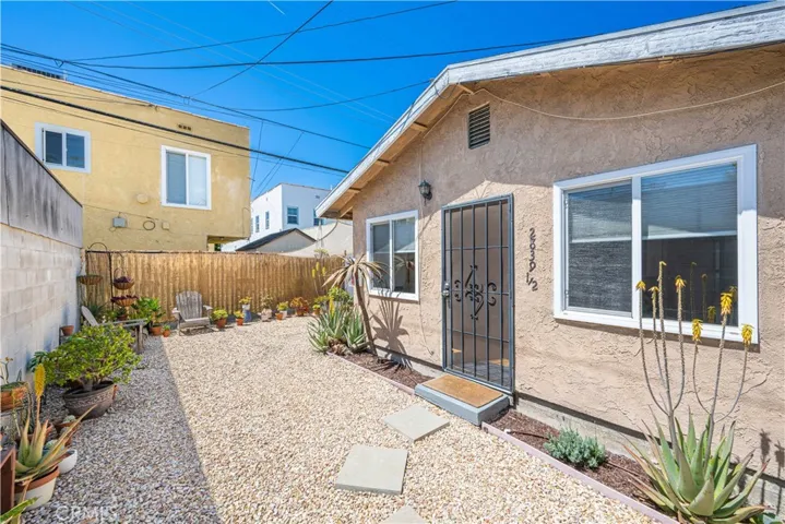 2839 Hillcrest Drive, Los Angeles, California 90016