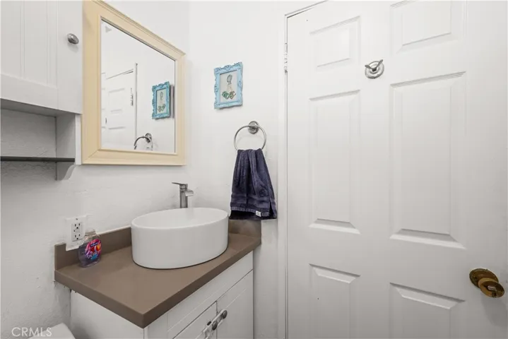 2839 Hillcrest Drive, Los Angeles, California 90016