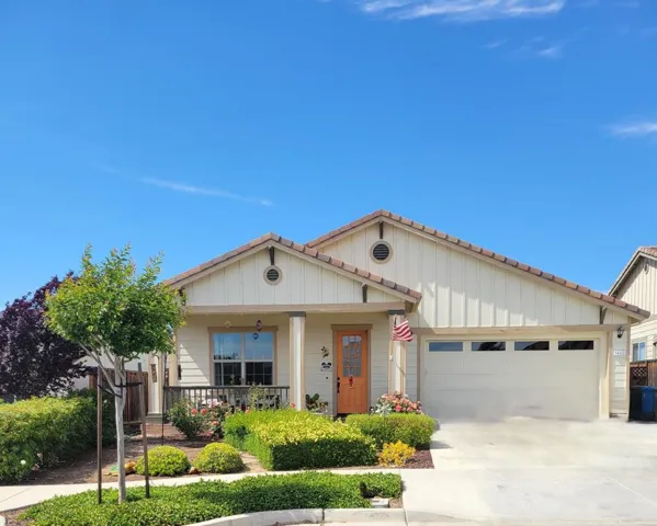 1400 Sawtooth Drive, Hollister, California 95023