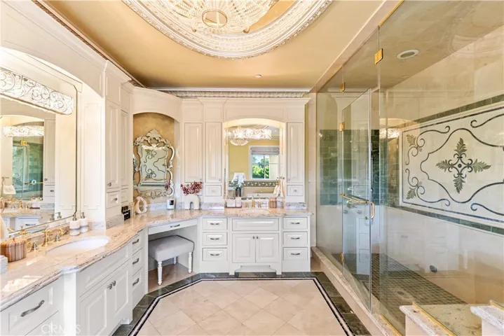 Primary Suite Bathroom