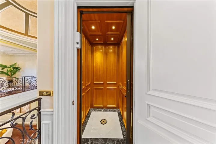 Elevator