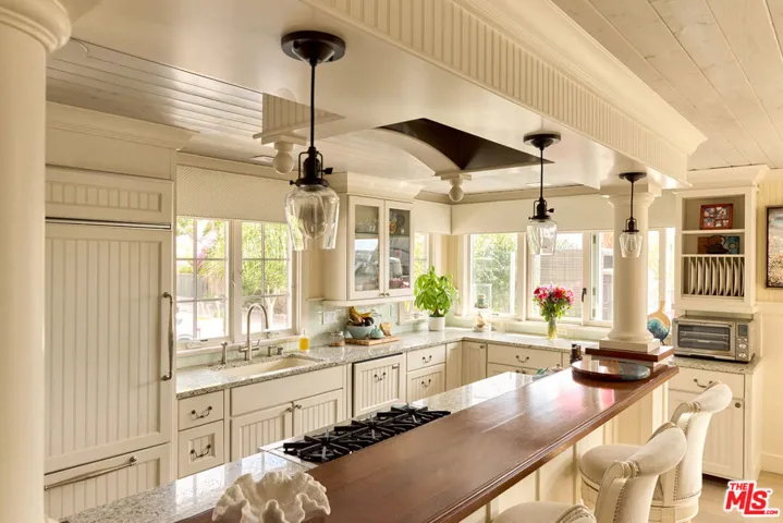 2088 Edinburg Avenue, Cardiff By The Sea, California 92007