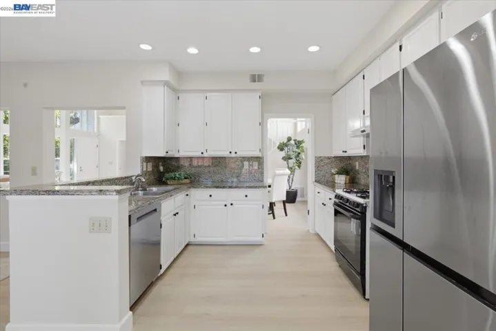 5579 Ridgewood Dr, Fremont, California 94555
