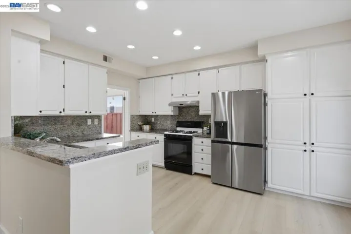 5579 Ridgewood Dr, Fremont, California 94555