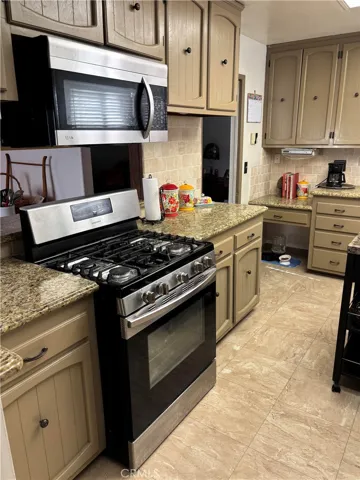 10516 Independence, Chatsworth, California 91311