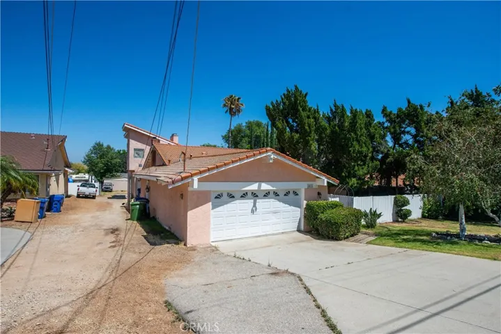 10516 Independence, Chatsworth, California 91311
