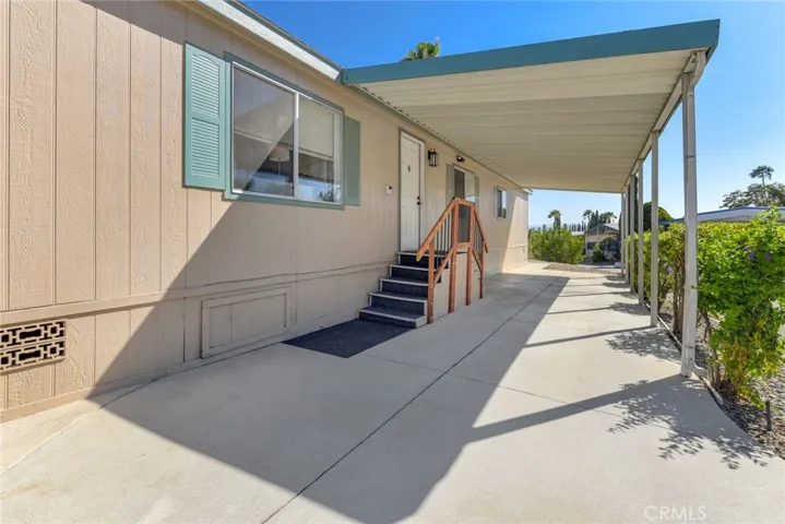 Entry with carport