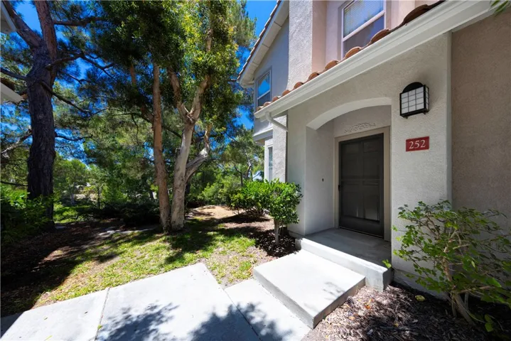 252 California Court, Mission Viejo, California 92692