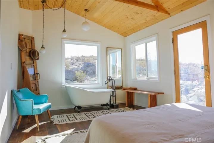 2432 Hilltop, Joshua Tree, California 92252