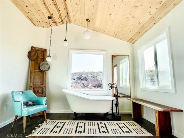 2432 Hilltop, Joshua Tree, California 92252
