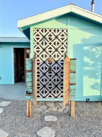 2432 Hilltop, Joshua Tree, California 92252